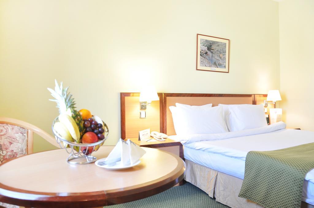Best Western Sur Exterior photo